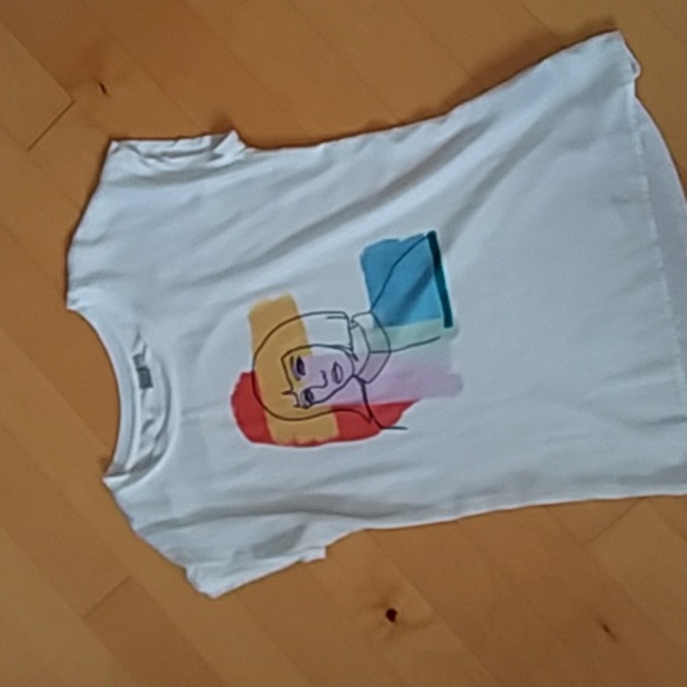 Twik exclusive Simons tee with face